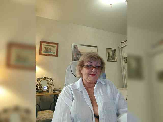 KarinkaSweet webcam