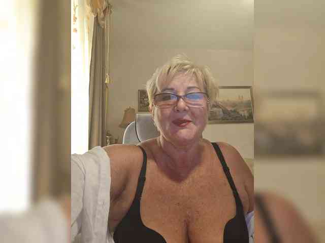 KarinkaSweet webcam