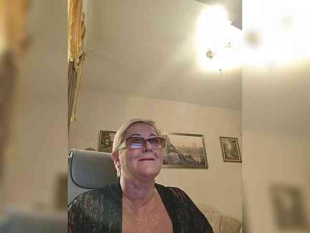 KarinkaSweet webcam
