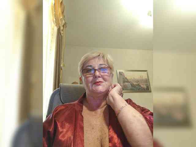 KarinkaSweet webcam