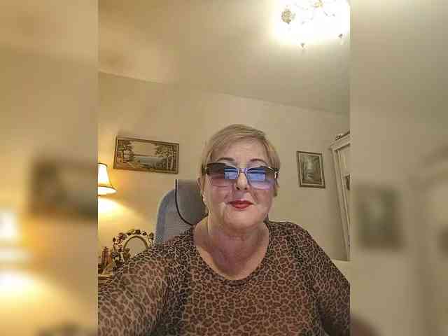 KarinkaSweet webcam