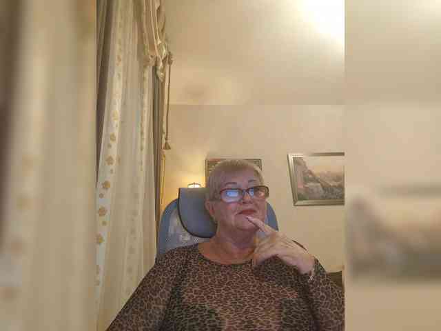 KarinkaSweet webcam