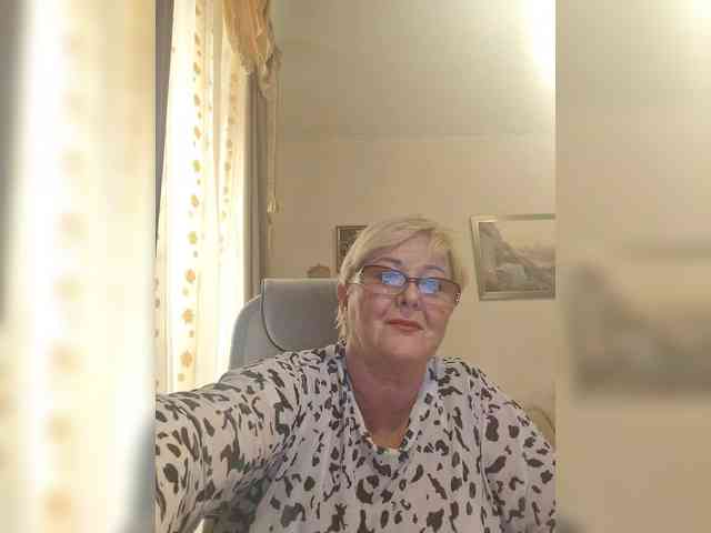 KarinkaSweet webcam