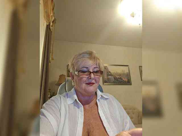 KarinkaSweet webcam