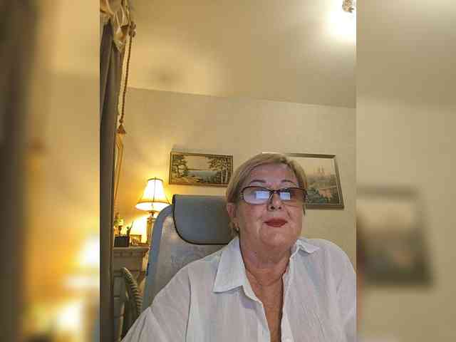 KarinkaSweet webcam