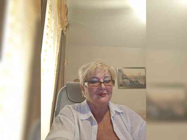 KarinkaSweet webcam