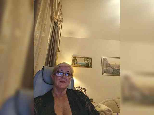 KarinkaSweet webcam