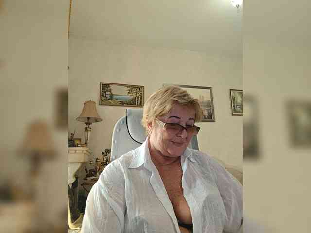 KarinkaSweet webcam
