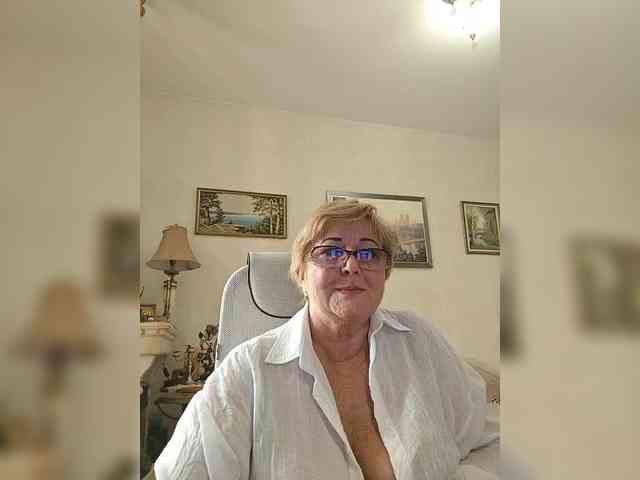 KarinkaSweet webcam