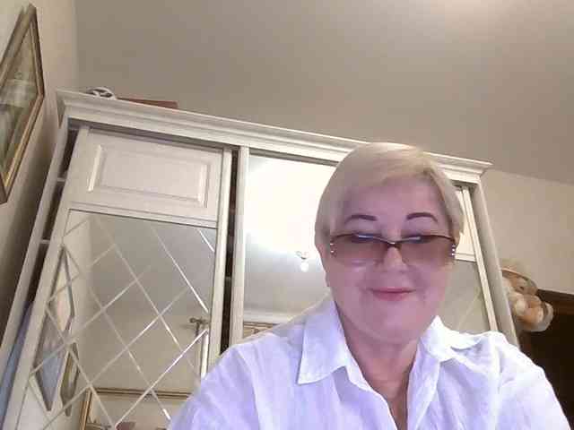 KarinkaSweet live female cam on bongacams