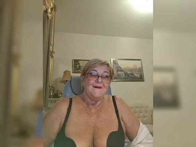 KarinkaSweet webcam