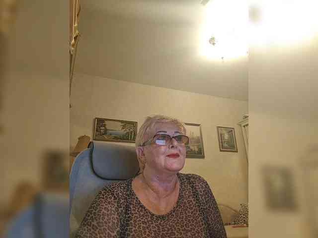 KarinkaSweet webcam