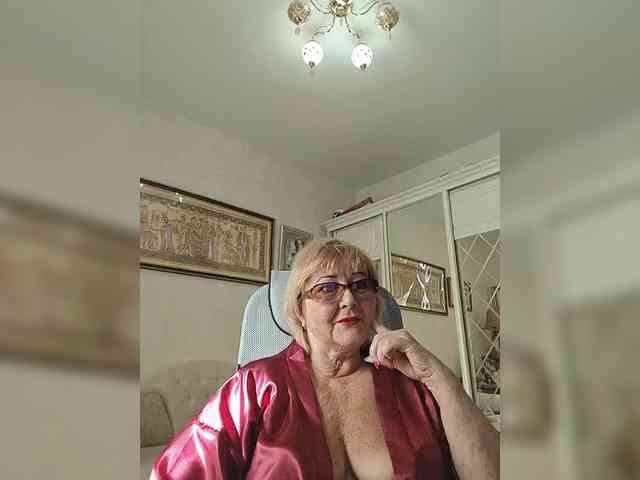 KarinkaSweet webcam