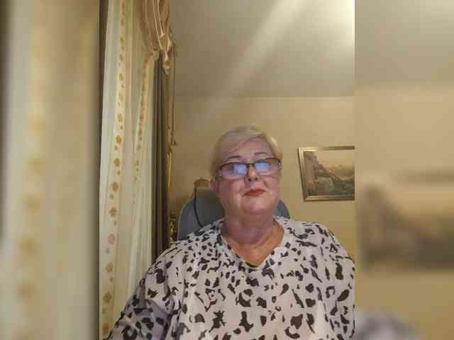 KarinkaSweet webcam