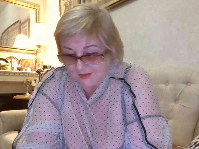 KarinkaSweet webcam