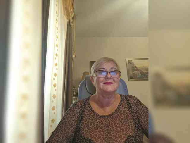 KarinkaSweet webcam
