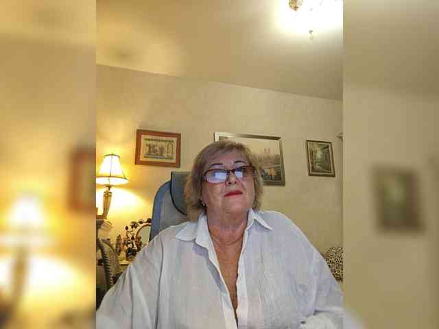 KarinkaSweet webcam