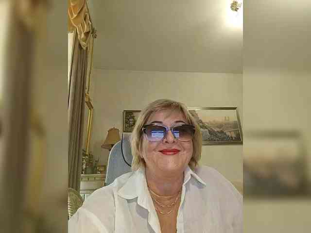 KarinkaSweet webcam
