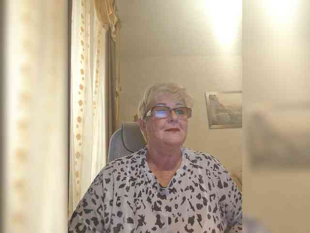 KarinkaSweet webcam