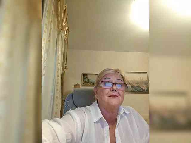 KarinkaSweet webcam