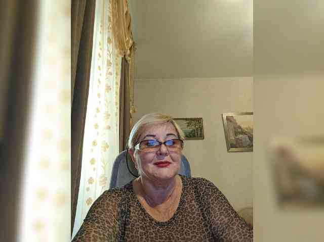 KarinkaSweet webcam