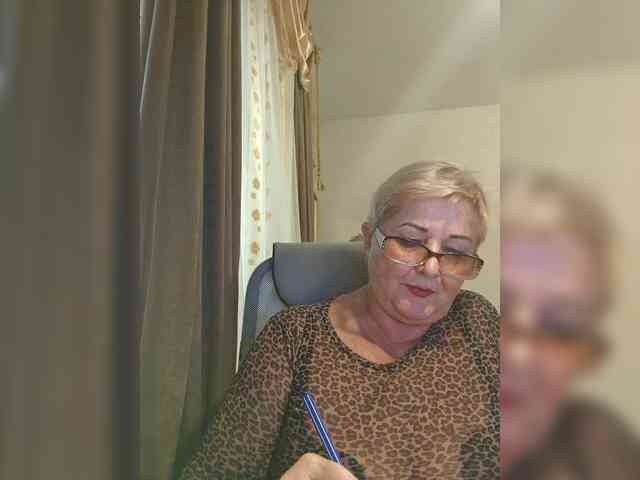 KarinkaSweet webcam