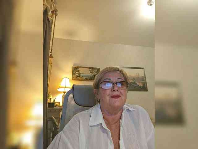 KarinkaSweet webcam