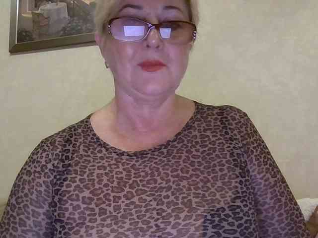 KarinkaSweet live female cam on bongacams