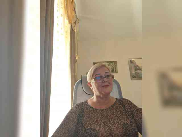 KarinkaSweet webcam