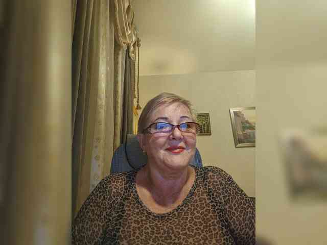KarinkaSweet webcam