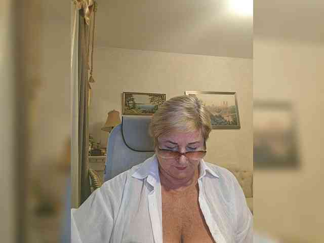 KarinkaSweet webcam