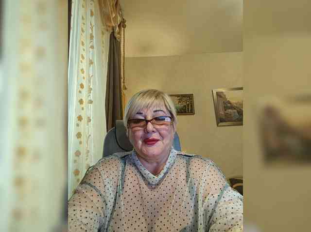 KarinkaSweet webcam