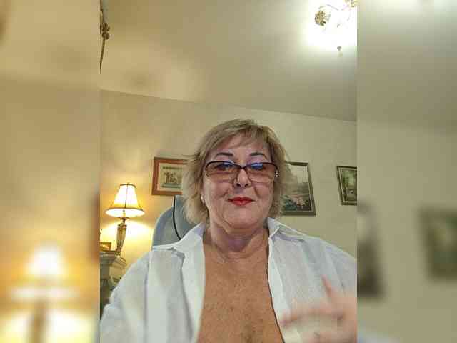 KarinkaSweet webcam