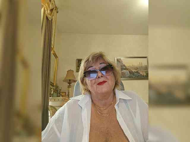 KarinkaSweet webcam