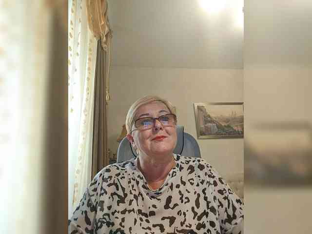KarinkaSweet webcam