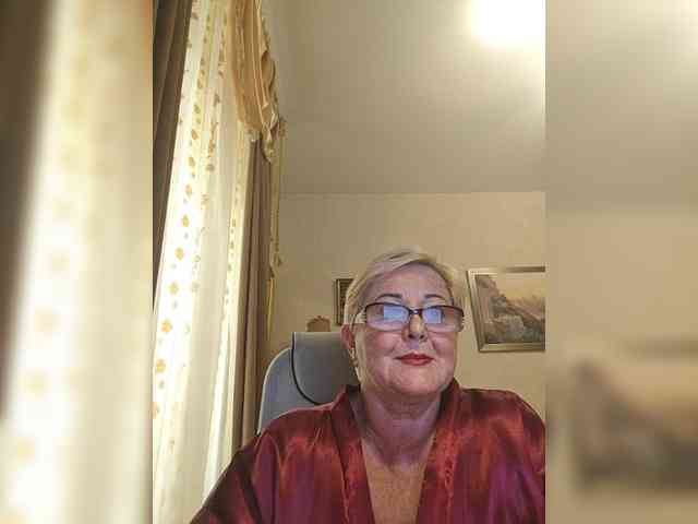 KarinkaSweet webcam