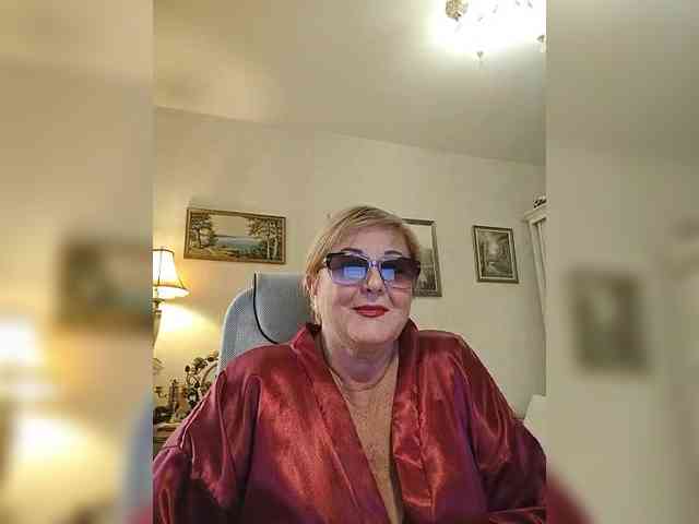 KarinkaSweet webcam