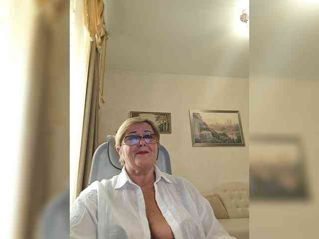 KarinkaSweet webcam