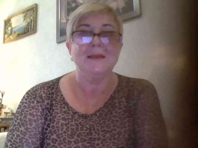 KarinkaSweet webcam
