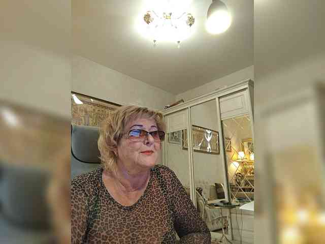 KarinkaSweet webcam