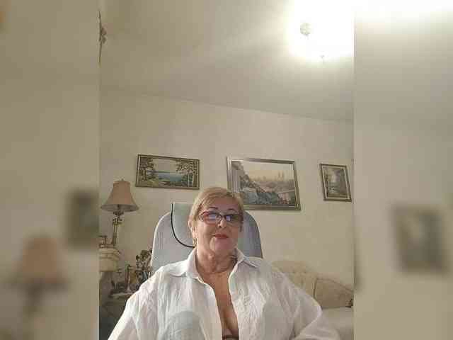 KarinkaSweet webcam