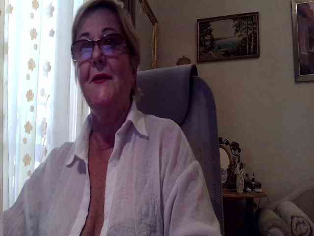 KarinkaSweet webcam