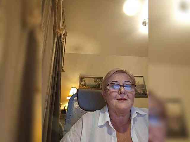 KarinkaSweet webcam