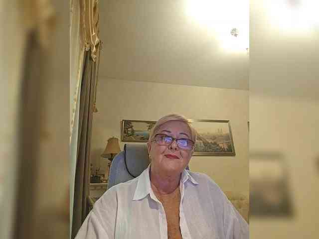 KarinkaSweet webcam