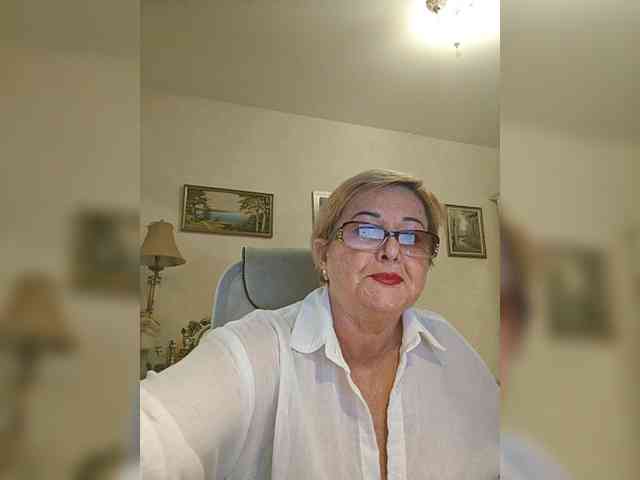 KarinkaSweet webcam