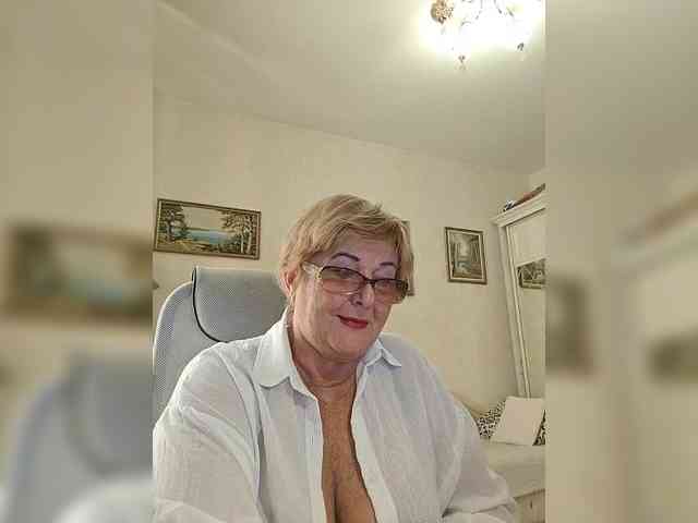 KarinkaSweet webcam