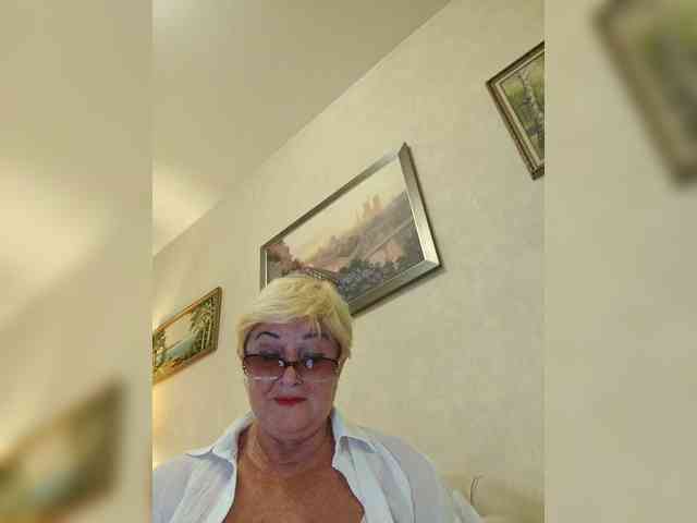 KarinkaSweet webcam