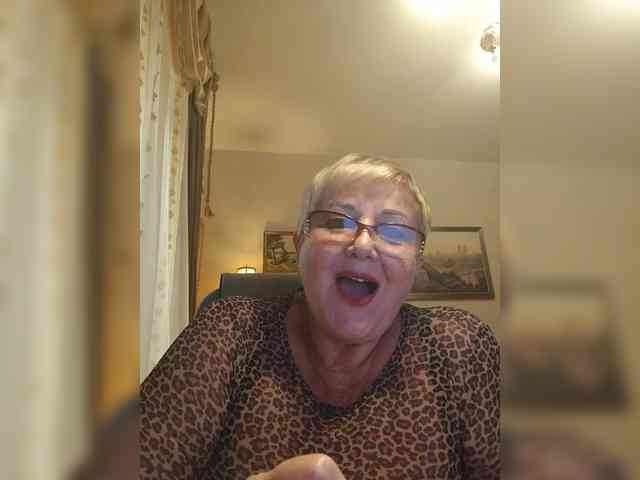 KarinkaSweet webcam