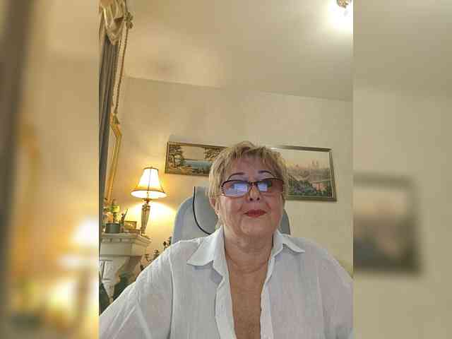 KarinkaSweet webcam