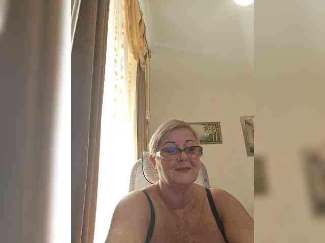 KarinkaSweet webcam
